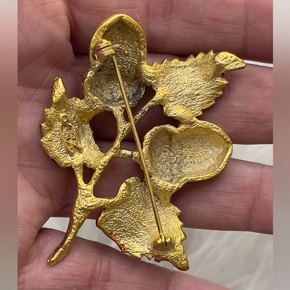 Vintage Gold and Red Acorn Leaf Brooch - Picture 2 of 3